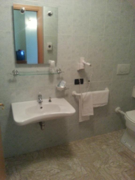 Hotel La Furnacelle Λαντσιάνο Δωμάτιο φωτογραφία